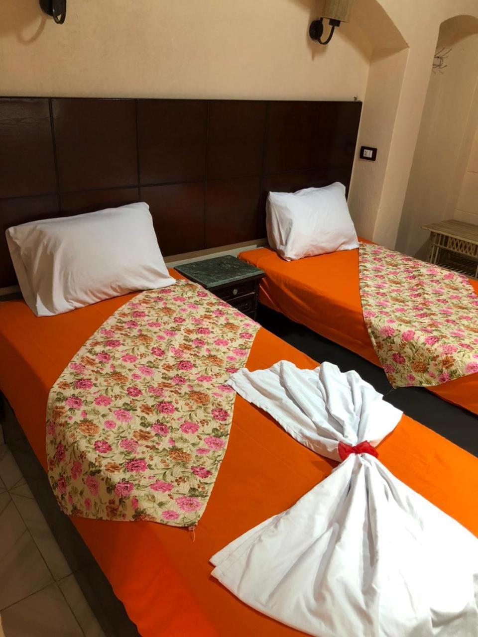 Queen House Aswan Bagian luar foto